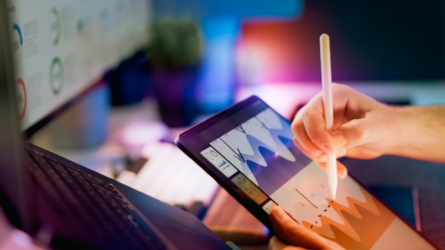 Tren Konsumsi Digital Meningkat, Masyarakat Indonesia Semakin Tergantung Internet