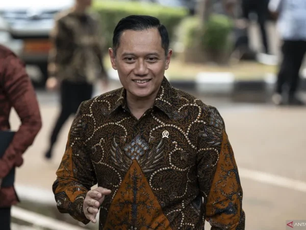 Meski Kurang Dikenal, AHY Lebih Disukai Publik Dibanding Gibran Menurut SMRC
